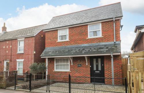 Lilac Cottage - Photo 1