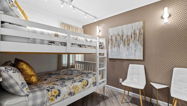 Luxury Ground Floor Condo - 1 Block to Beach & Bay! - Foto 4, Habitación