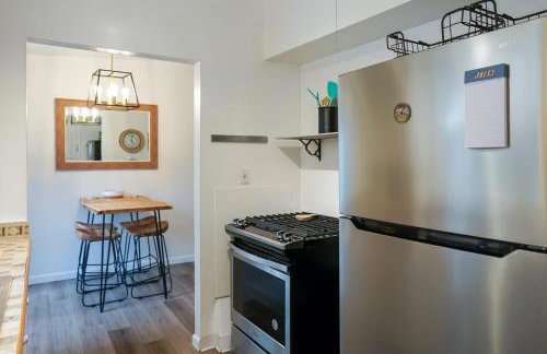 Charming Midtown Cottage Walkable & Cozy - Foto 17