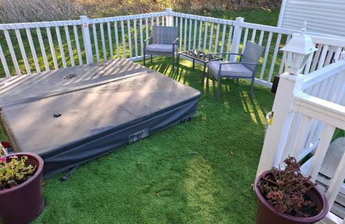 Caravan with hot tub at Tattershall lakes - Foto 67