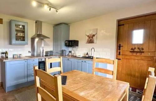 Meadow View Cottage - cosy, romantic & 20 mins from Alton Towers - Foto 8
