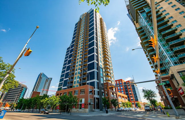 GLOBALSTAY. Modern Downtown Condos. Free parking - Photo 1