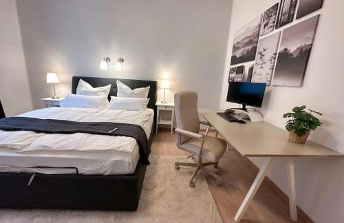 Modern City apt. -with 2 TV, Netflix and work desk - Foto 1