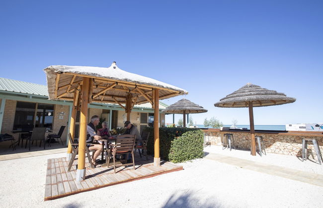 Shark Bay Seafront Apartments - Photo 41