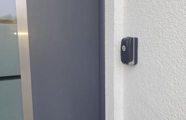 Zwei schicke Apartments mit Parkplatz - Photo 2