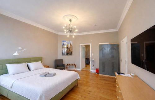 LIVA Stays Schwerin Zentrum - 4 Ferienwohnungen mit Küche und WLAN - Nähe Hauptbahnhof - Ideal für Familien & Monteure - Foto 35