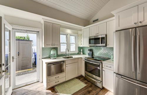 Walk to Beach and Dtwn Dining! Avalon Coastal Escape - Foto 10