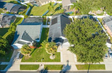 Magical 5-Bedroom Retreat w/ Pool, 3 Ensuite Bedrooms, Near Disney, and Internet! - Foto 37