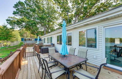 13 Mi to South Haven Lakefront Retreat with Dock! - Foto 18