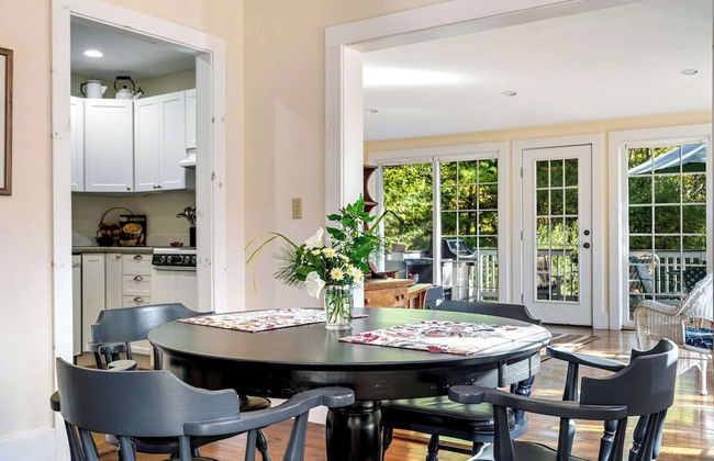 Nanas Hideaway 2 BDR Charmer! - Photo 28