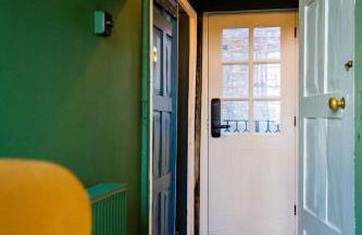 The Old House Apartment - Photo 29