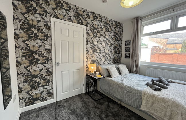 Modernised Central Wigan Townhouse Sleeps up to 6 - Foto 11