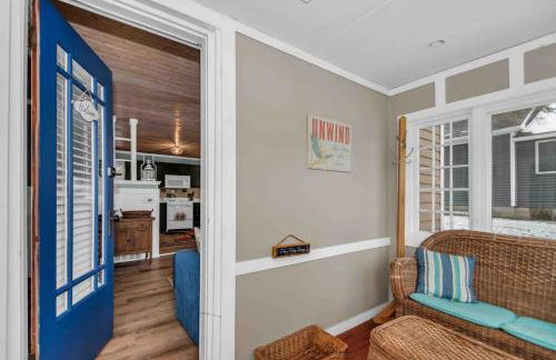 Beachglass Cottage - Family Friendly Kids and Pets - Photo 7