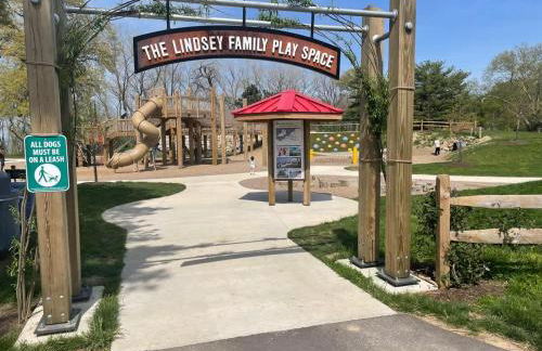 Large Remodeled 4 Bedroom Only 7 Minutes to Downtown - Foto 40