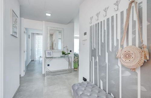 Luxury apartment. Heated Pool. AC. Ocean view! - Foto 10