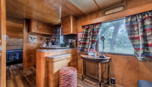 Vintage Camper Amazingly Equipped Great for a Unique Getaway in Texas - Foto 5