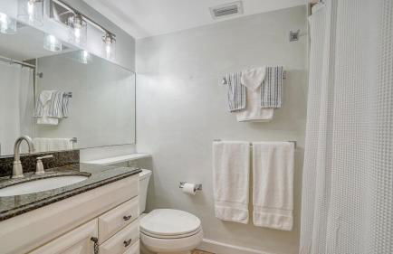 Walkable to Beach, Restaurants, Entertainment! - Photo 23