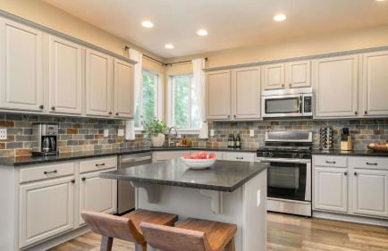 Canal Trail Base Camp by AvantStay Hot Tub Deck Walk to Pickleball 10 Min to Bend Family Friendly - Foto 30