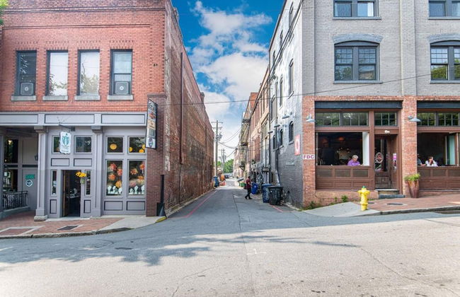 Elegant Edgy Loft on Historic Alley Parking - Foto 66