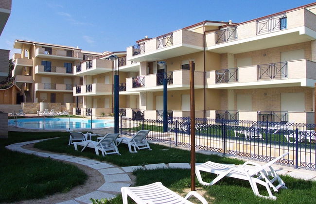 Green Bay Village - Photo 20