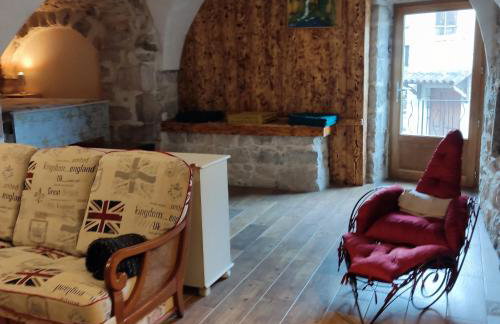 maison pierre et voûte au cœur du village - Photo 21