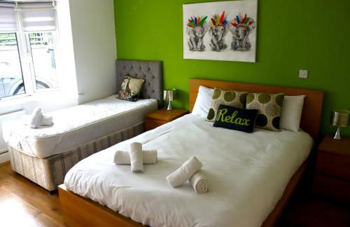 Luxury Pamper Home Hot Tub & Sauna Ladies Retreat - Photo 27