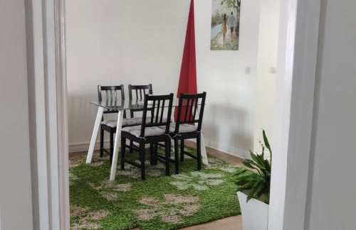 Apartment - Sleeps 5 - Parking - Station Close - Foto 11