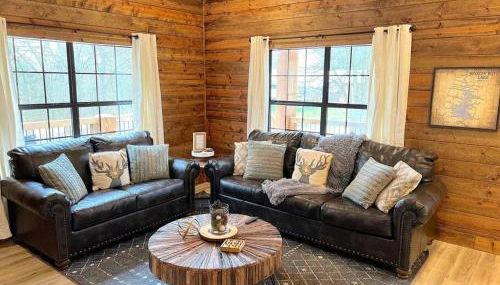 Lofted Pines Fun Family Friendly Cabin - Foto 3