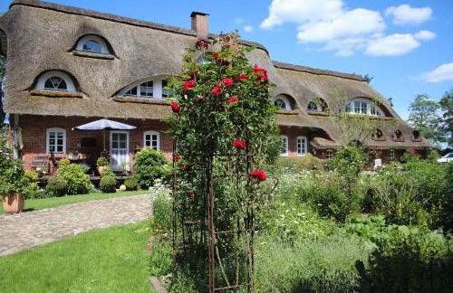 Erlenhof-Steinau-Fachwerkhaus-mit-Reetdach - Foto 18