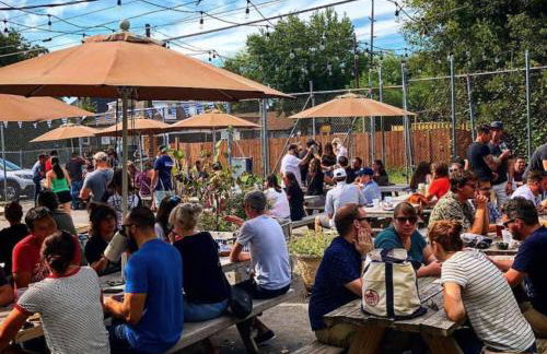 Condo Near Downtown WALK to restaurants, bars & music - Foto 43