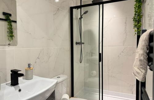 6B 3Bath - Free Parking - TVs In EVERY Room - Foto 11