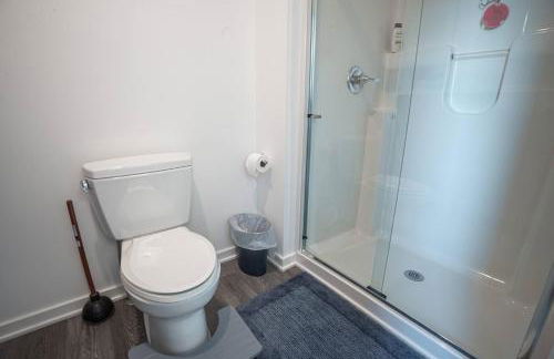 3 bed 3 bath Modern Luxury Home with Hot Tub and Rooftop Patio - Foto 30