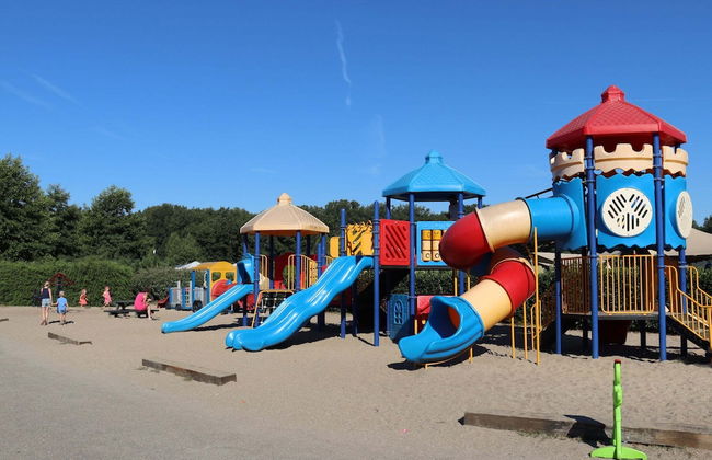 Lodge in Duinhoeve Near Dunes & Playground - Photo 9