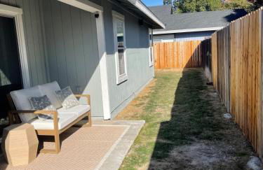 Quiet Community, Stylish Escape - Photo 27