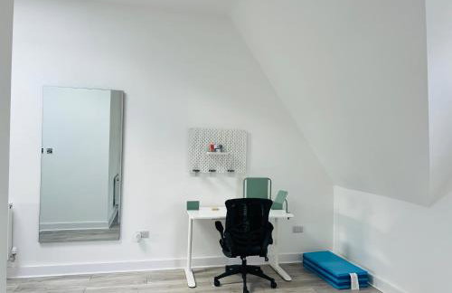 Luxurious New Home Near Airport - Foto 26