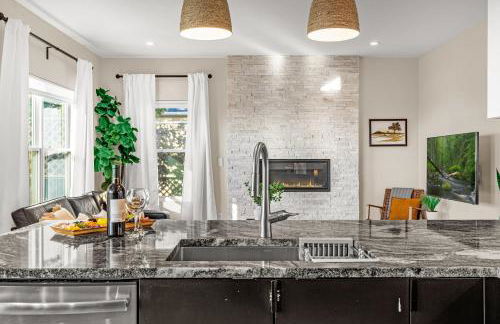 Mountain Retreat with Hot Tub & Views - Foto 18