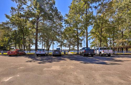 Convenient Jacksonville Home with Yard and Patio! - Foto 42