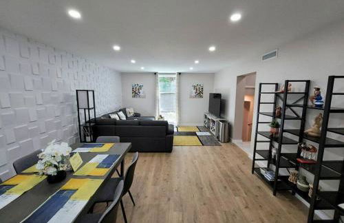 Contemporary bliss-newly renovated cozy villa! - Foto 48