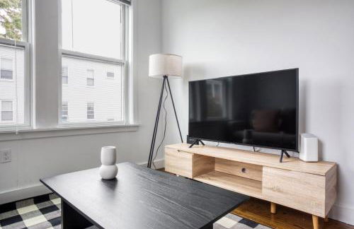 Charming 3BR w WD nr MIT Kendall Sq BOS-453 - Foto 3