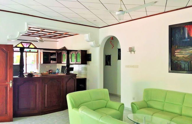 Swiss Villa Moragalla Beach - Foto 17