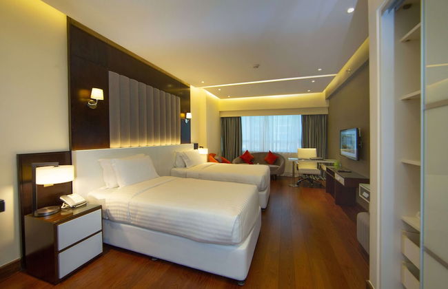 Number One Tower Suites - Photo 39