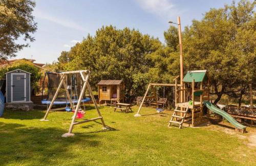 Escapada con Piscina Climatizada y Área Infantil - Foto 9