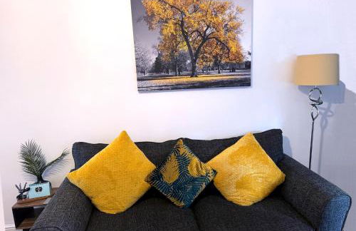 Stylish 3-Bedroom Home, Patio & High-Speed Wi-Fi - Foto 3