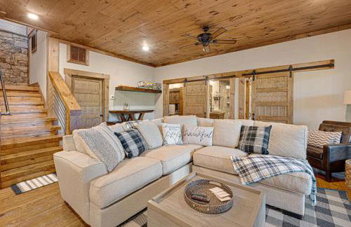 Copperline Lodge - Luxury Creekside Retreat - Creekside Views, Hot Tub, Game Room, Outdoor Fireplaces, Chef Kitchen, Fire Pit - - Foto 32
