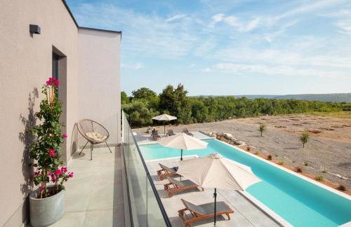 Villa KM 5 Bedroom with pool and garden - Foto 18