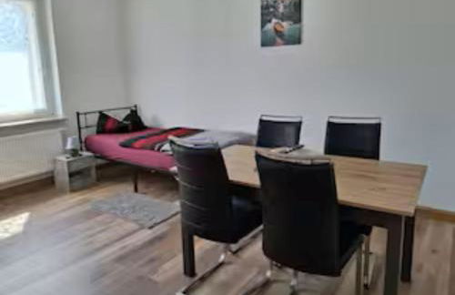 Schöne Vollausgestattete Monteurs- Gästewohnung nähe Raffinerie Leuna und Geiseltalsee für 4 Personen 0303 - Foto 2