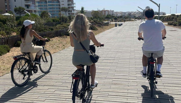 Explorando Volamoura en bicicleta