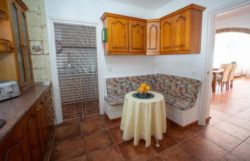 Private Heated Pool, Jacuzzi & 1225m2 garden in Villa Cipreses - Photo 40