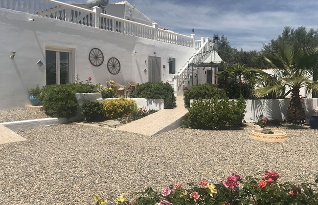 2 Bed-sleeps 4-mtn View-private Pool & Terrace - Photo 27