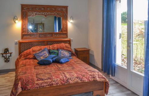 Cozy Home In Saint Saud Lacoussière - Foto 15